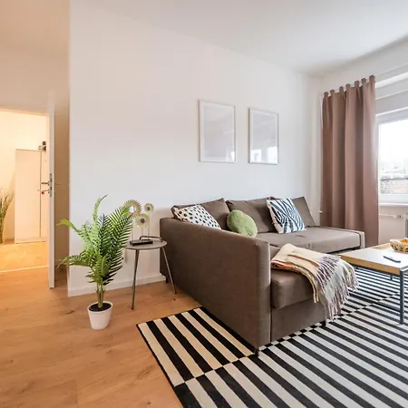 Neu: 100m² - Ideal Fuer Familien/geschaeftsr. - Hbf Appartement *