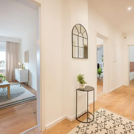 Neu: 100m² - Ideal Fuer Familien/geschaeftsr. - Hbf *