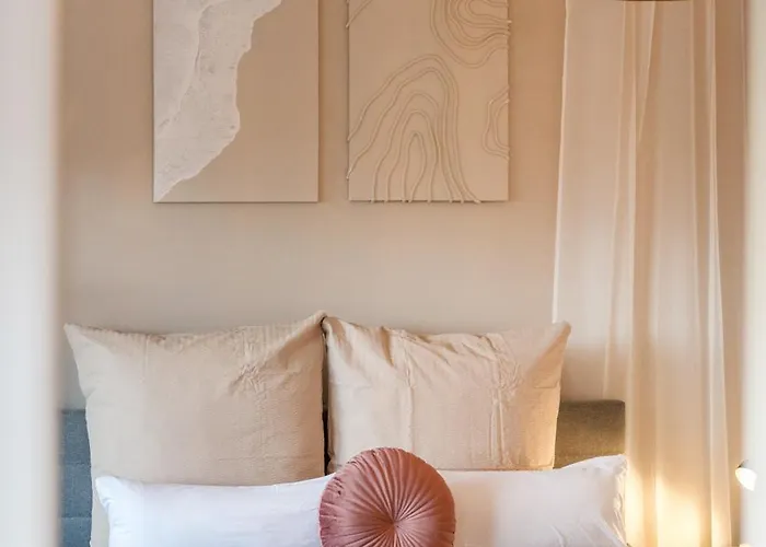 Neu: 100m² - Ideal Fuer Familien/geschaeftsr. - Hbf Apartamento